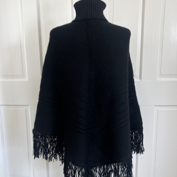 Banana Republic Black Merino Wool Turtle Neck Fringe Poncho Sweater Top XS/S - Picture 4 of 6